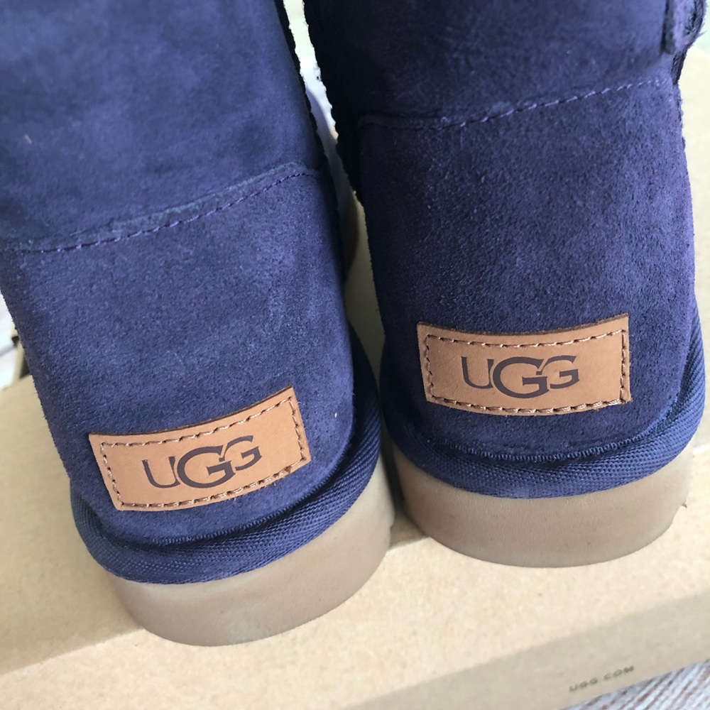 UGG Mini Bailey Button II Boot - Picture 4 of 7